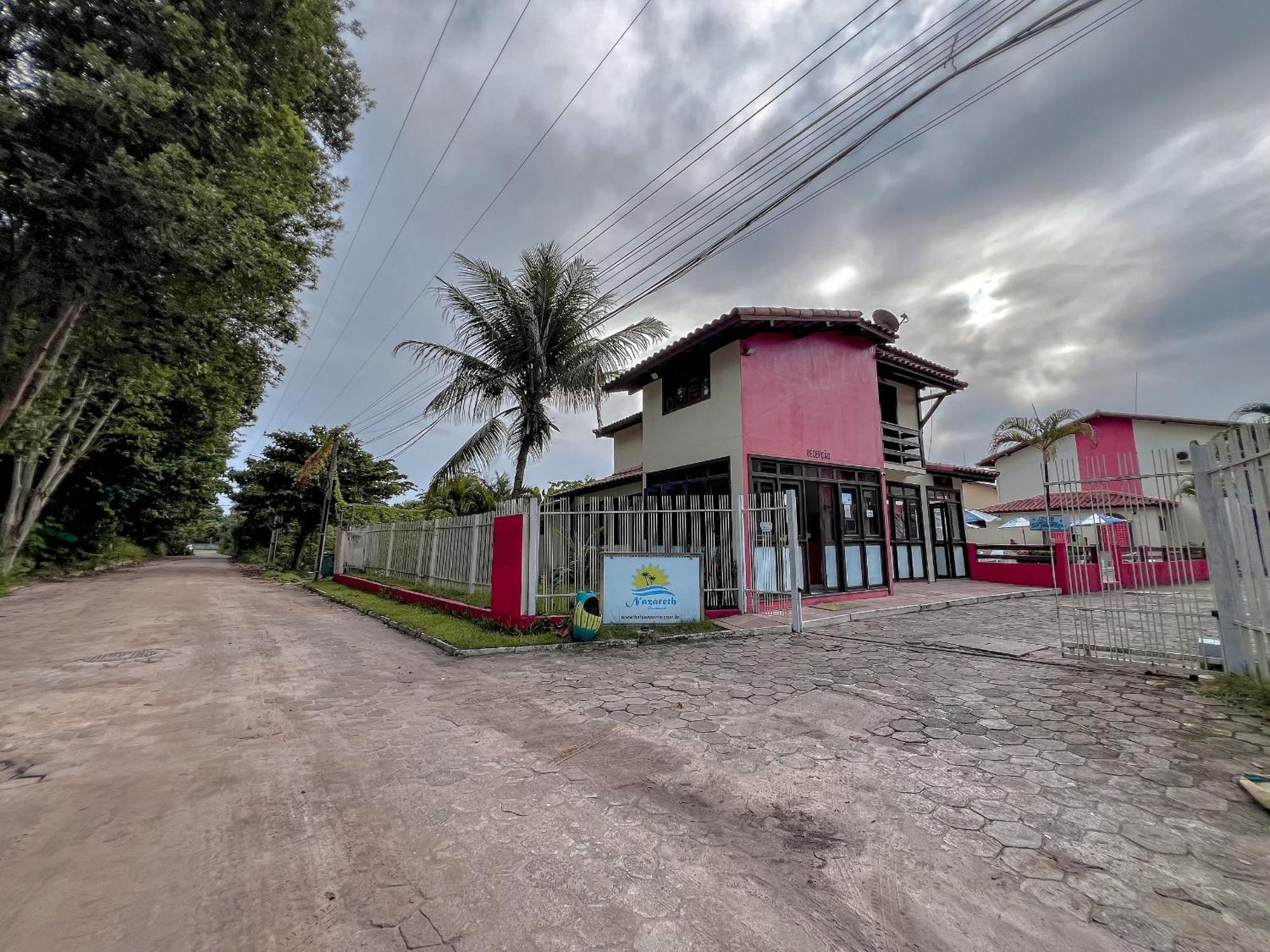 Residencial Taperapua: Beachfront With Pool And High-speed Internet