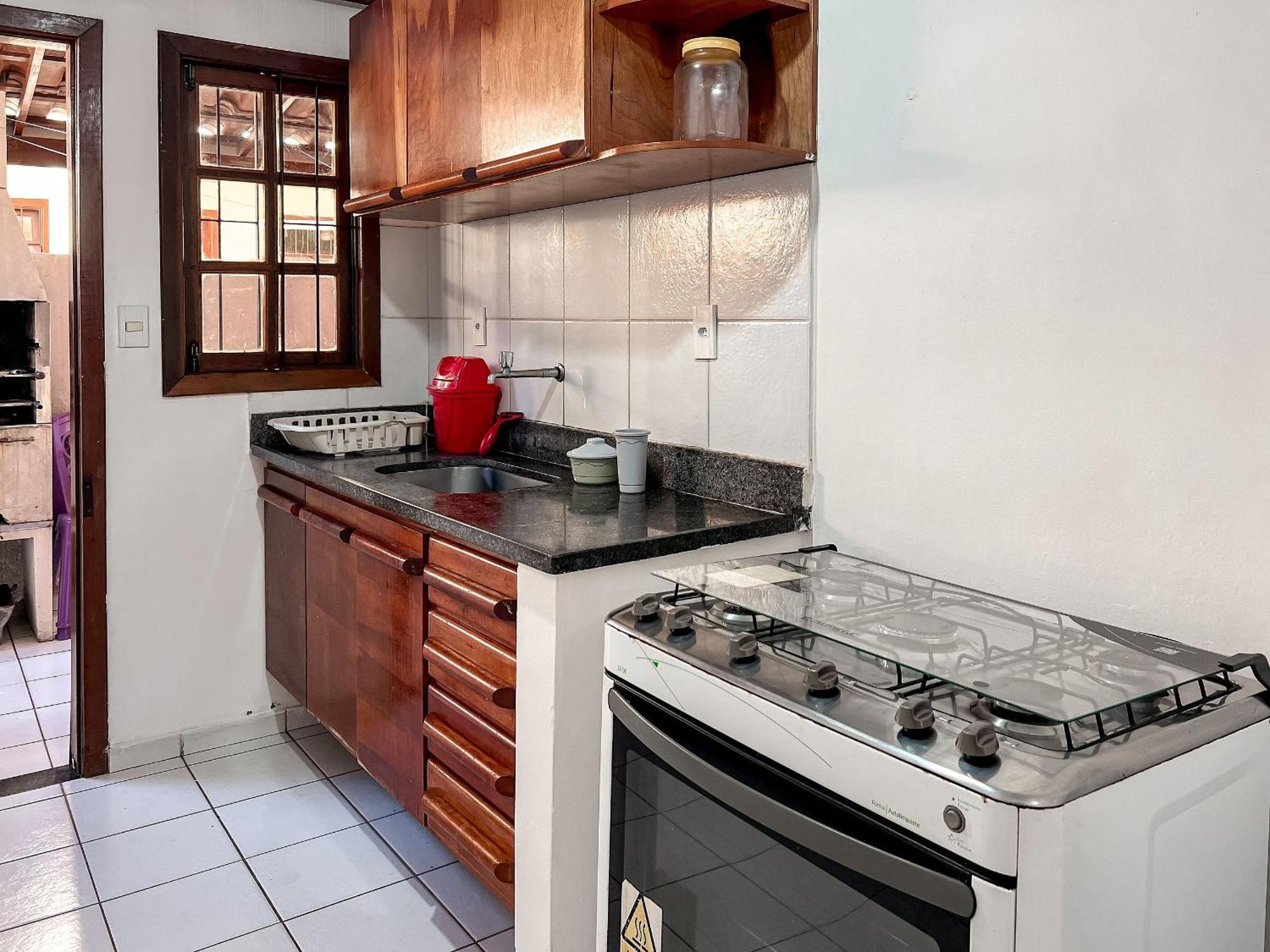 Residencial Taperapua: Beachfront With Pool And High-speed Internet